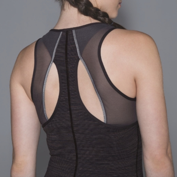 Lululemon Globetrotter Dress - Picture 2 of 8